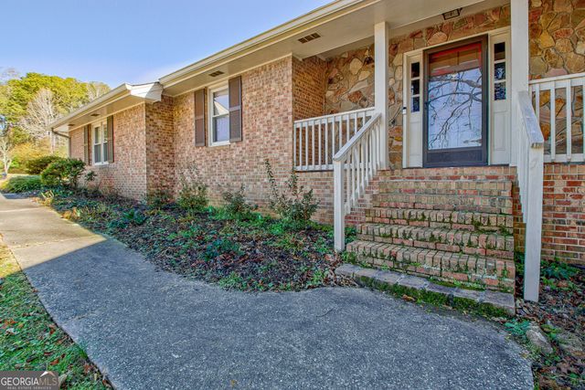 185 Redwood Circle, Fayetteville, GA 30214