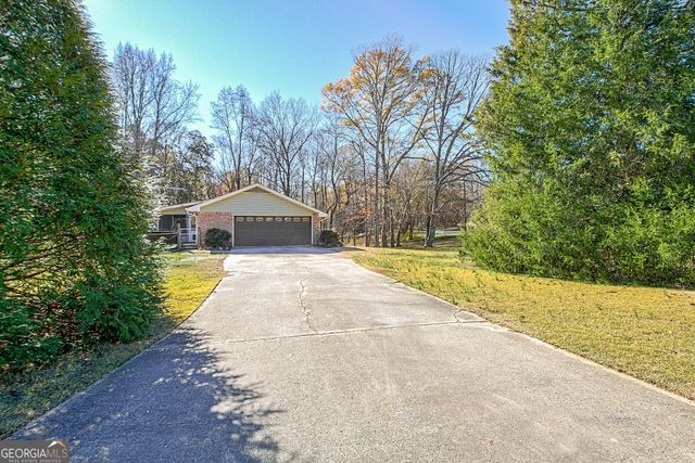 185 Redwood Circle, Fayetteville, GA 30214