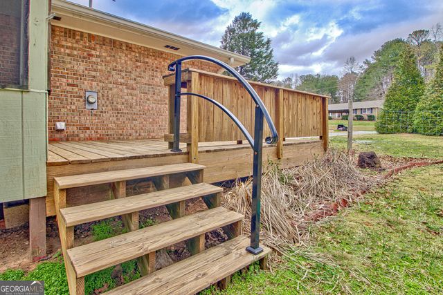 185 Redwood Circle, Fayetteville, GA 30214