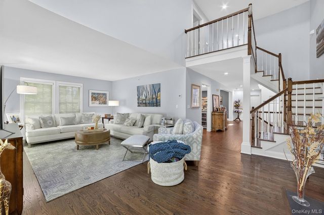 26 Wyndham Close, White Plains, NY 10605