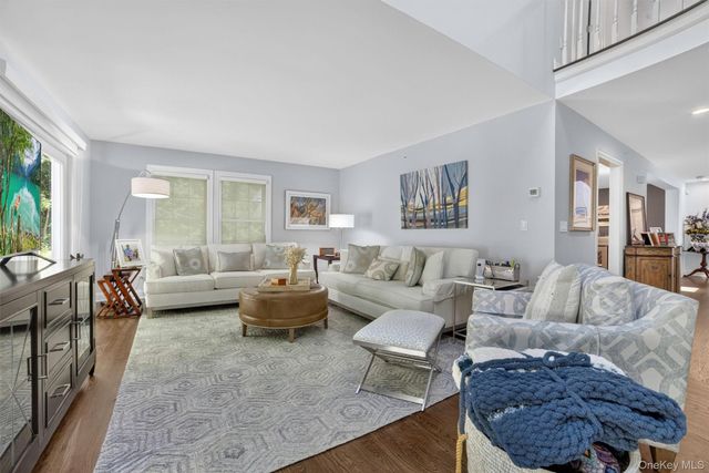 26 Wyndham Close, White Plains, NY 10605