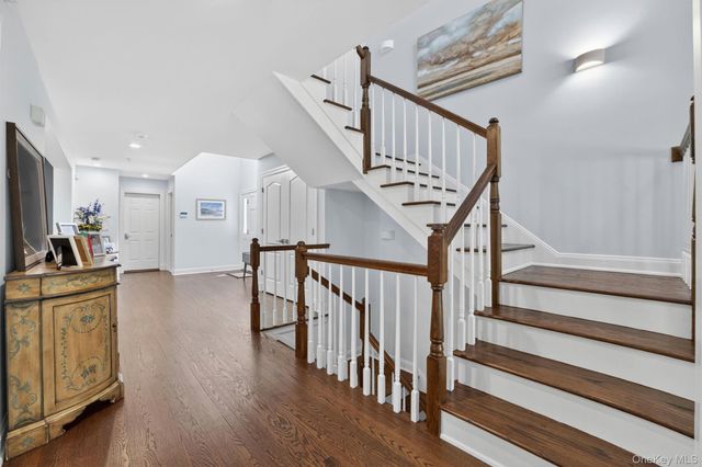 26 Wyndham Close, White Plains, NY 10605