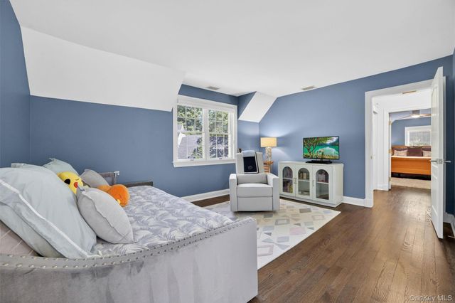26 Wyndham Close, White Plains, NY 10605