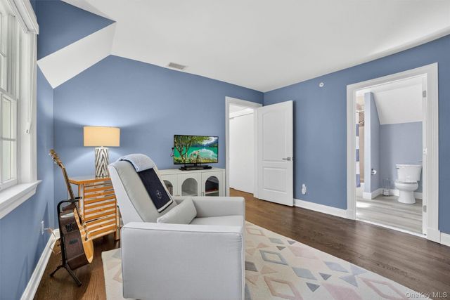 26 Wyndham Close, White Plains, NY 10605