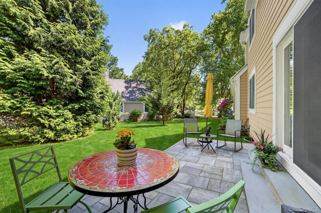 26 Wyndham Close, White Plains, NY 10605
