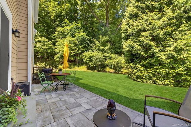 26 Wyndham Close, White Plains, NY 10605