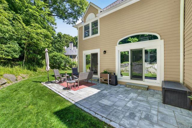 26 Wyndham Close, White Plains, NY 10605