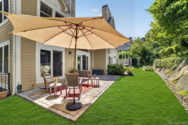 26 Wyndham Close, White Plains, NY 10605