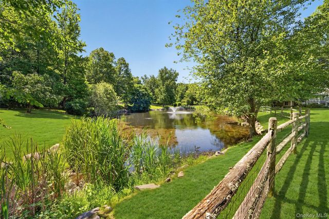 26 Wyndham Close, White Plains, NY 10605