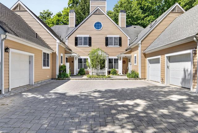 26 Wyndham Close, White Plains, NY 10605