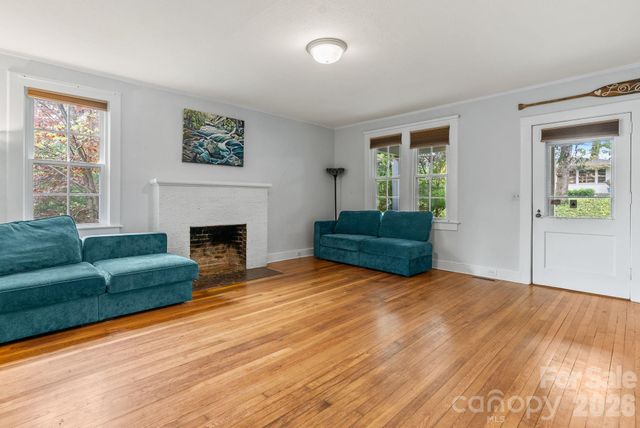1 Ridgefield Place, Asheville, NC 28803