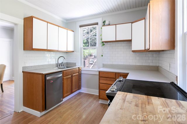 1 Ridgefield Place, Asheville, NC 28803