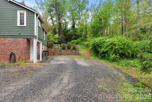 1 Ridgefield Place, Asheville, NC 28803