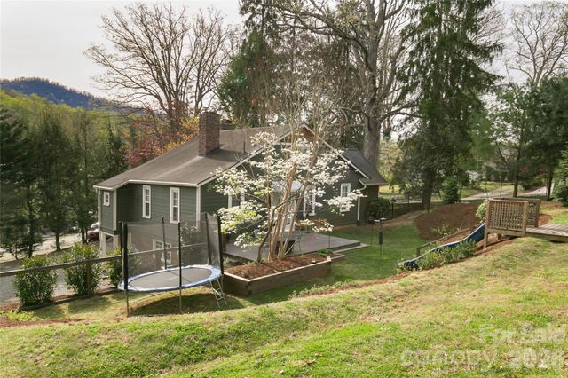 1 Ridgefield Place, Asheville, NC 28803