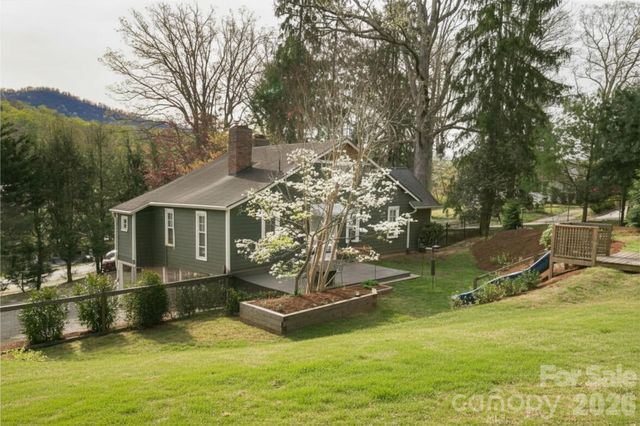 1 Ridgefield Place, Asheville, NC 28803