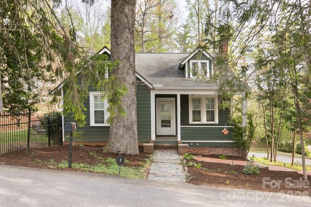 1 Ridgefield Place, Asheville, NC 28803
