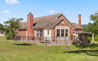 220 Laycock Road, Hendersonville, NC 28792