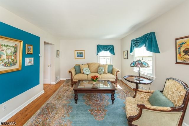 175 Knollwood Ter, Clifton City, NJ 07012