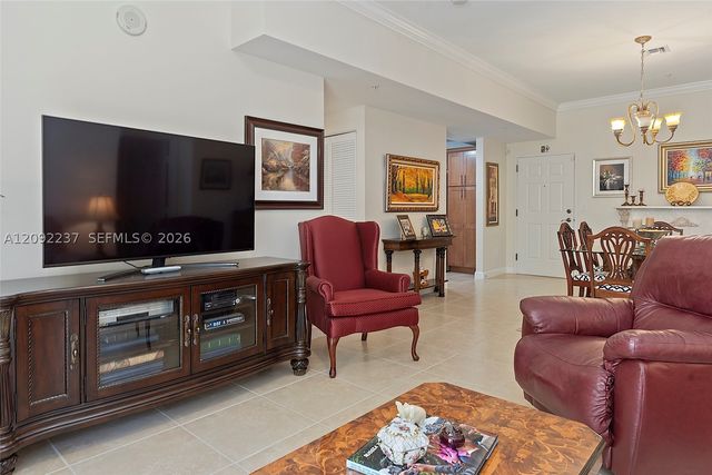 8395 SW 73rd Ave 522, Miami, FL 33143