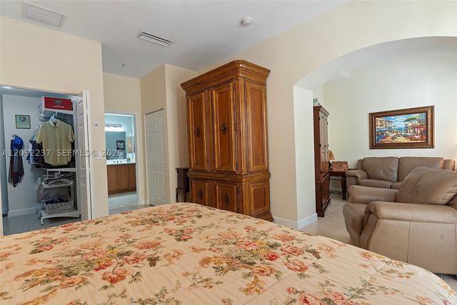 8395 SW 73rd Ave 522, Miami, FL 33143
