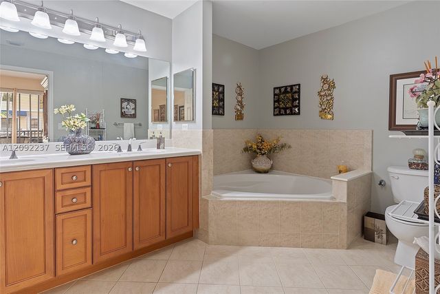 8395 SW 73rd Ave 522, Miami, FL 33143