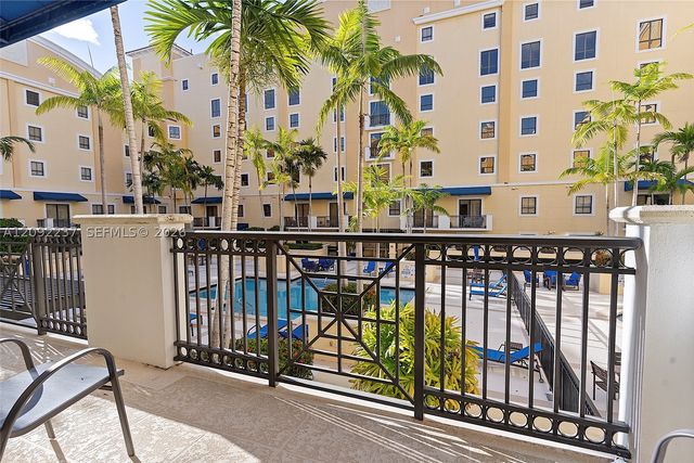 8395 SW 73rd Ave 522, Miami, FL 33143