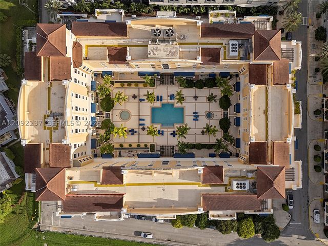 8395 SW 73rd Ave 522, Miami, FL 33143