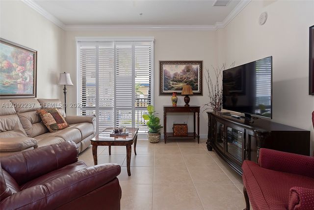 8395 SW 73rd Ave 522, Miami, FL 33143