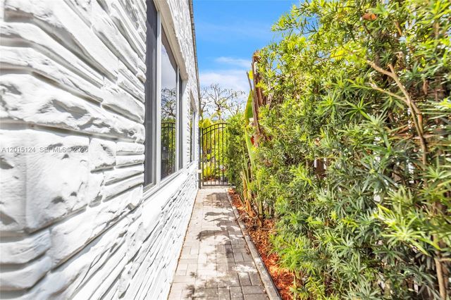 634 NE 72nd Ter, Miami, FL 33138