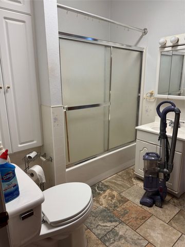 303 E 8th Street, Quanah, TX 79252