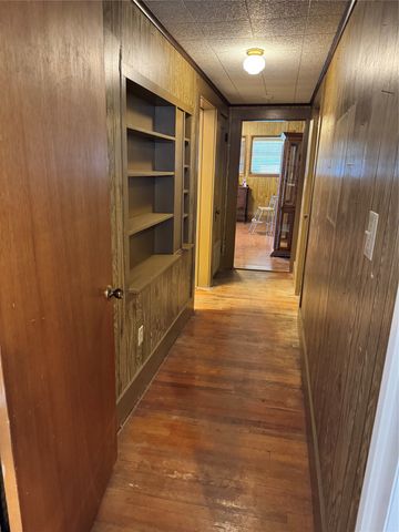 303 E 8th Street, Quanah, TX 79252