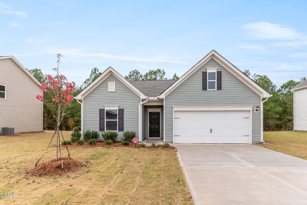 1640 Elk Run Drive, Fayetteville, NC 28312