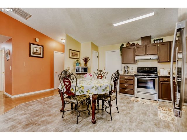 230 Sw 22ND St, Troutdale, OR 97060