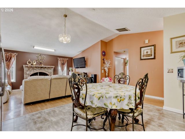 230 Sw 22ND St, Troutdale, OR 97060