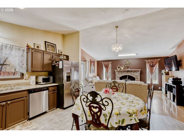 230 Sw 22ND St, Troutdale, OR 97060