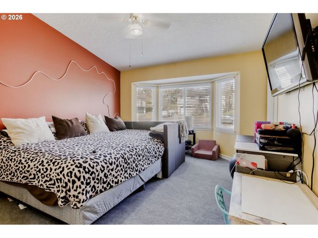 230 Sw 22ND St, Troutdale, OR 97060