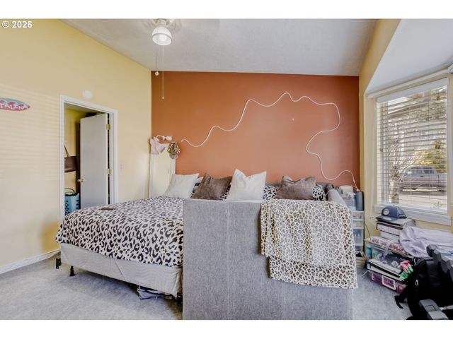 230 Sw 22ND St, Troutdale, OR 97060