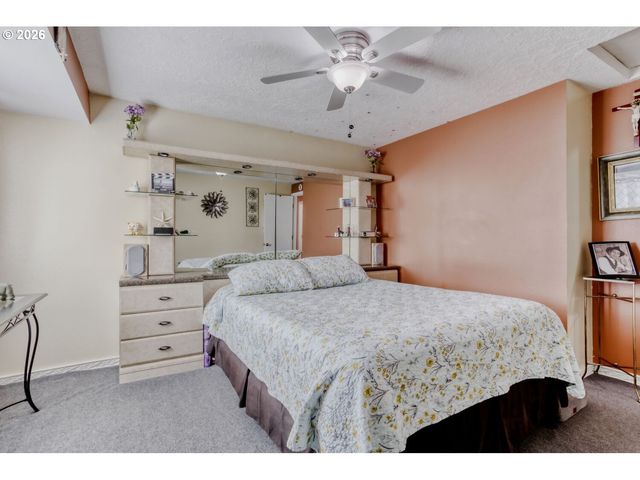 230 Sw 22ND St, Troutdale, OR 97060