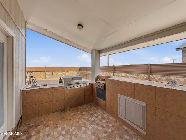 416 TIERRA LINDA Drive, Horizon City, TX 79928