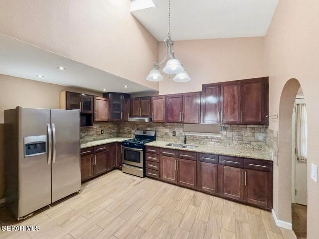 416 TIERRA LINDA Drive, Horizon City, TX 79928