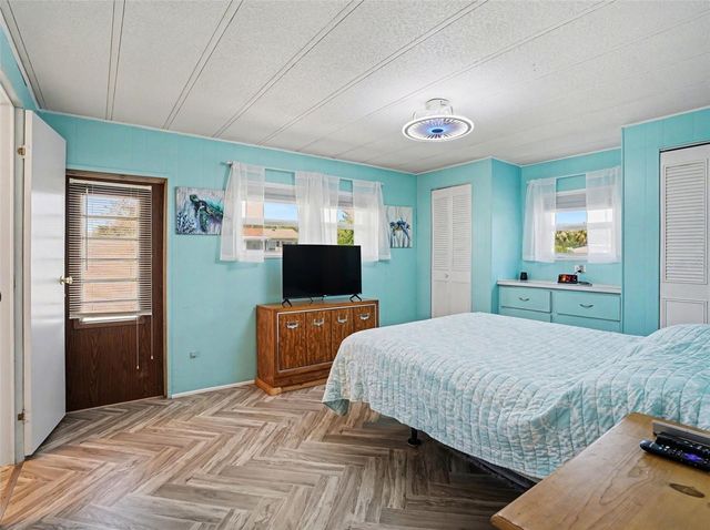 1124 FOREST LANE, Tavares, FL 32778