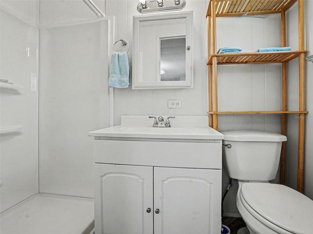 1124 FOREST LANE, Tavares, FL 32778