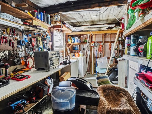 1124 FOREST LANE, Tavares, FL 32778