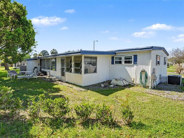 1124 FOREST LANE, Tavares, FL 32778