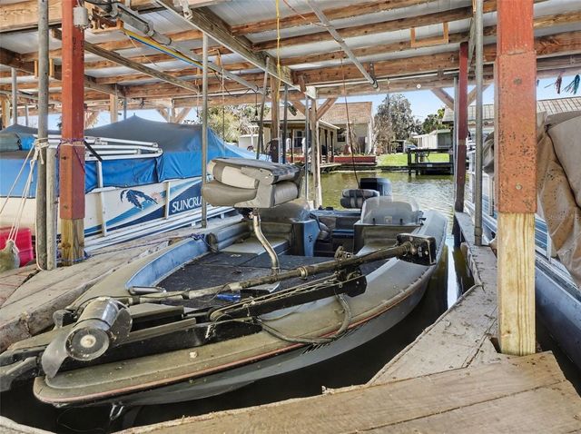 1124 FOREST LANE, Tavares, FL 32778