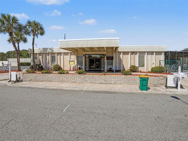 1124 FOREST LANE, Tavares, FL 32778