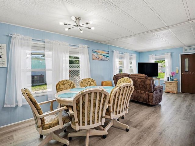 1124 FOREST LANE, Tavares, FL 32778