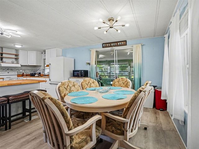 1124 FOREST LANE, Tavares, FL 32778