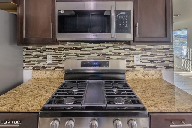 810 VILLAS DEL SOL Road, Socorro, TX 79927