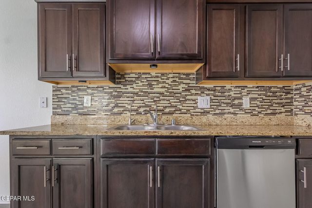 810 VILLAS DEL SOL Road, Socorro, TX 79927